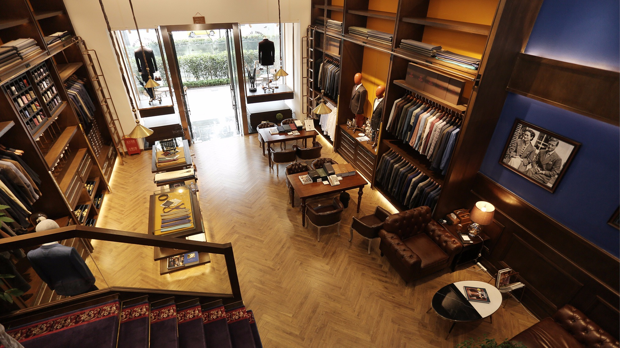 萨唯尔高级定制 致力于提供专业的男装定制服务,我们不仅是专业的西服