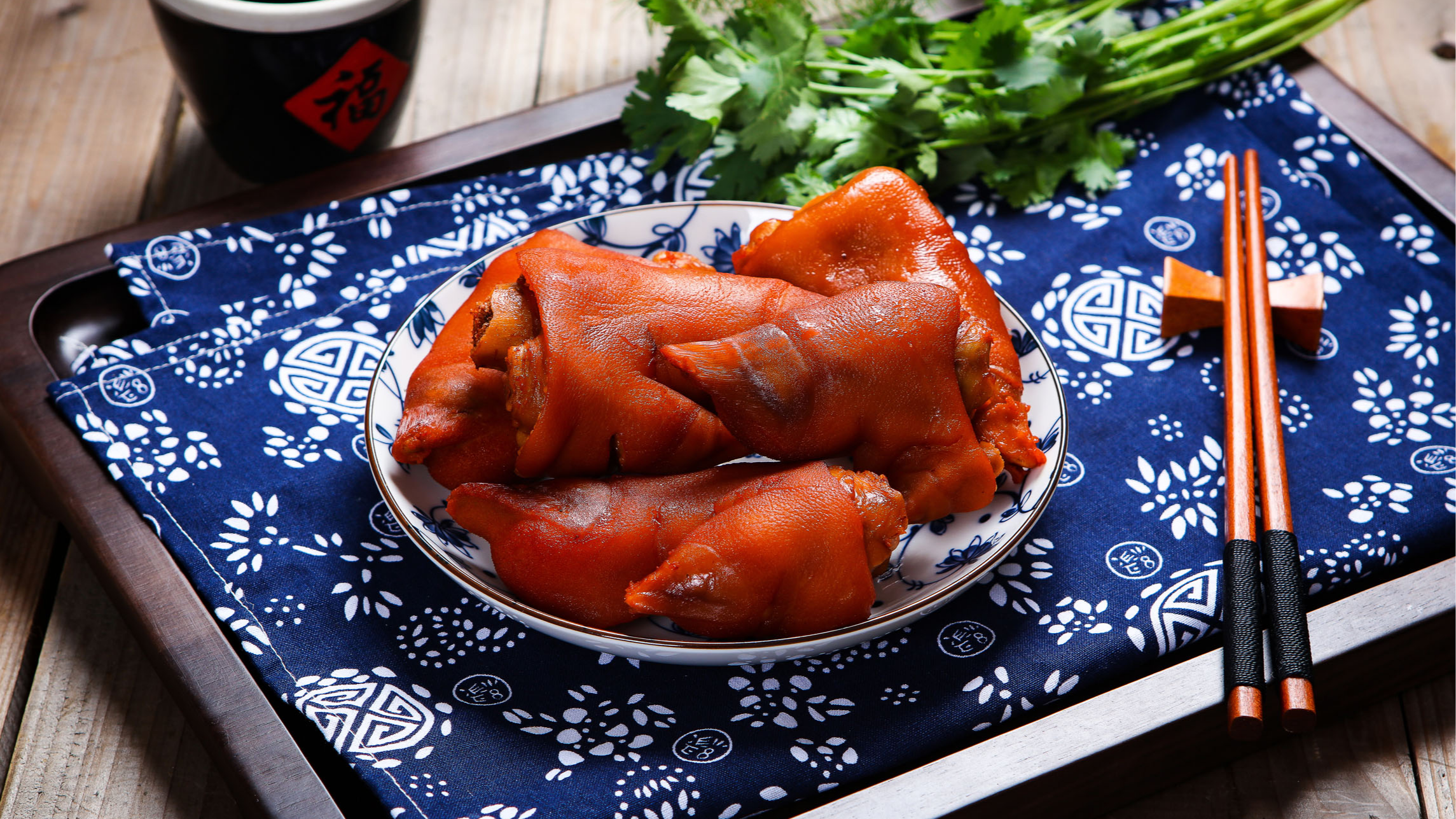 上蔡县张鹏熟食店旗下小吃上蔡"塔桥猪蹄制作技艺" 起源于清康熙年间